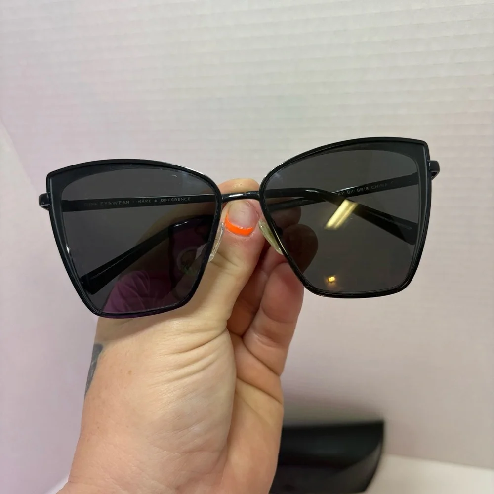Diff Eyewear Becky Sunglasses
